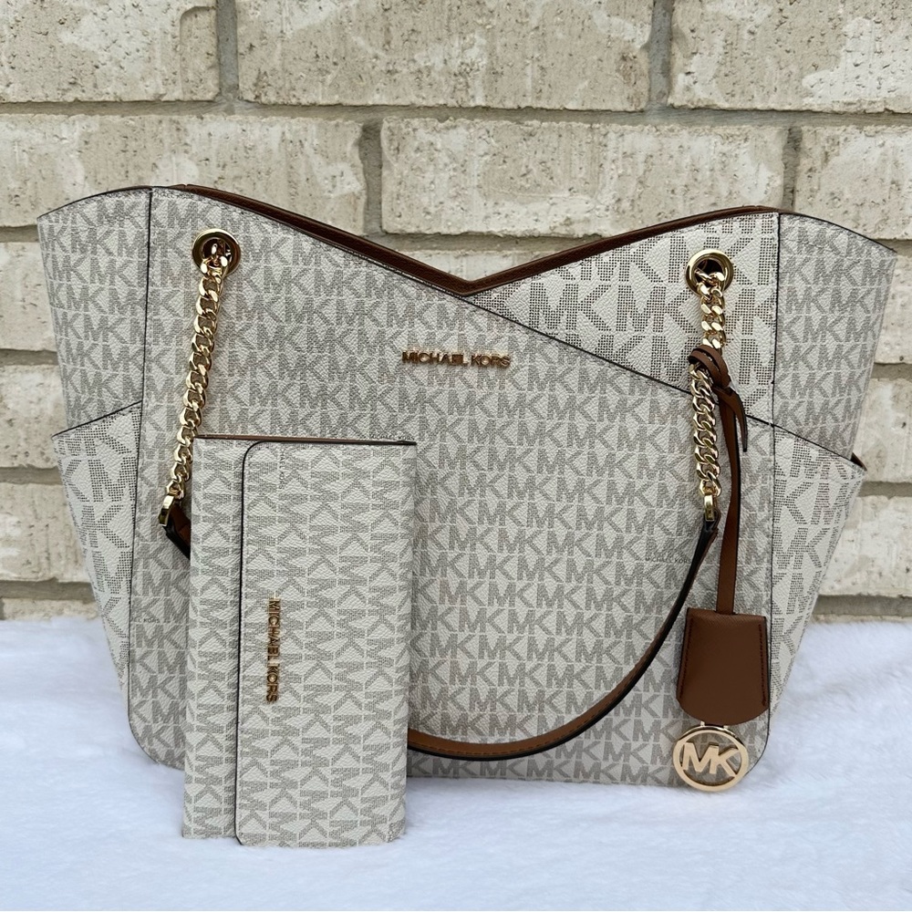 Michael Kors purse and wallet